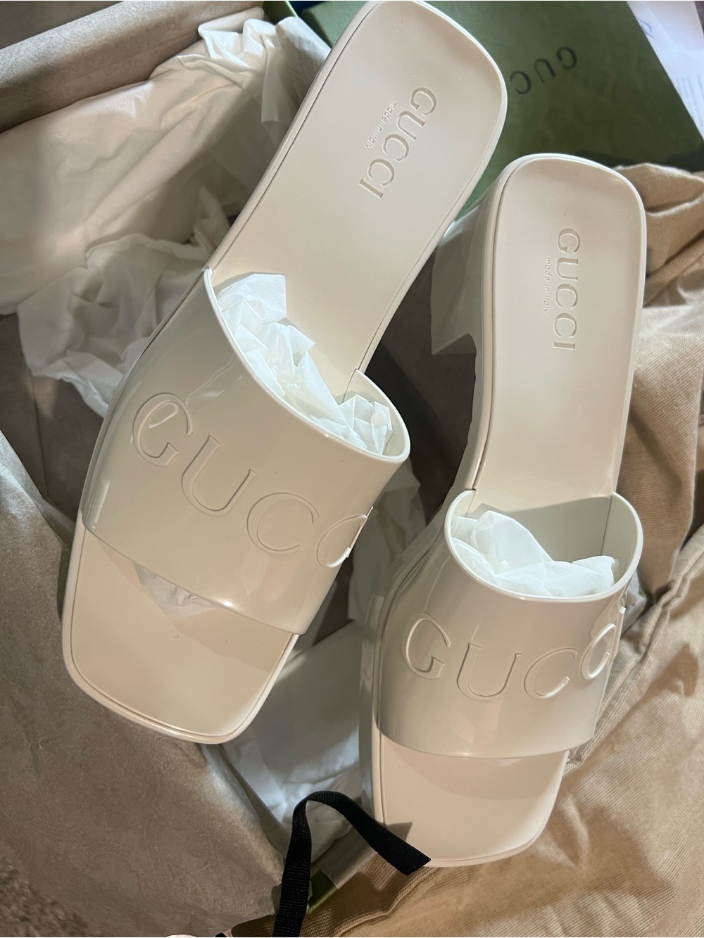 New Gucci rubber sandals Off-White Rubber Slide Heeled Sandals - Picture 6 of 12